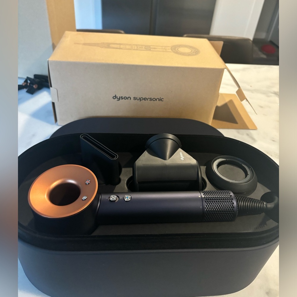 Dyson Supersonic Hair Dryer with Attachments